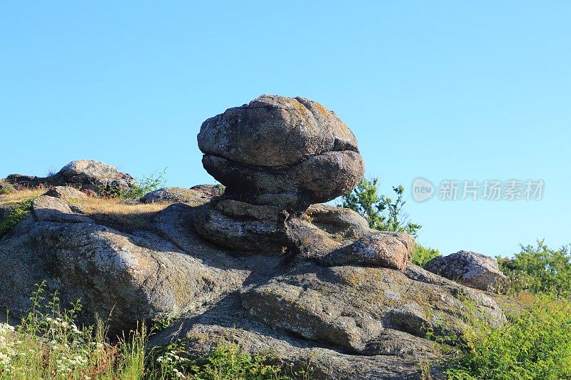 博恩霍尔姆海岸和大自然