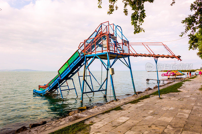 巴拉顿湖滑梯树旅游水黄昏