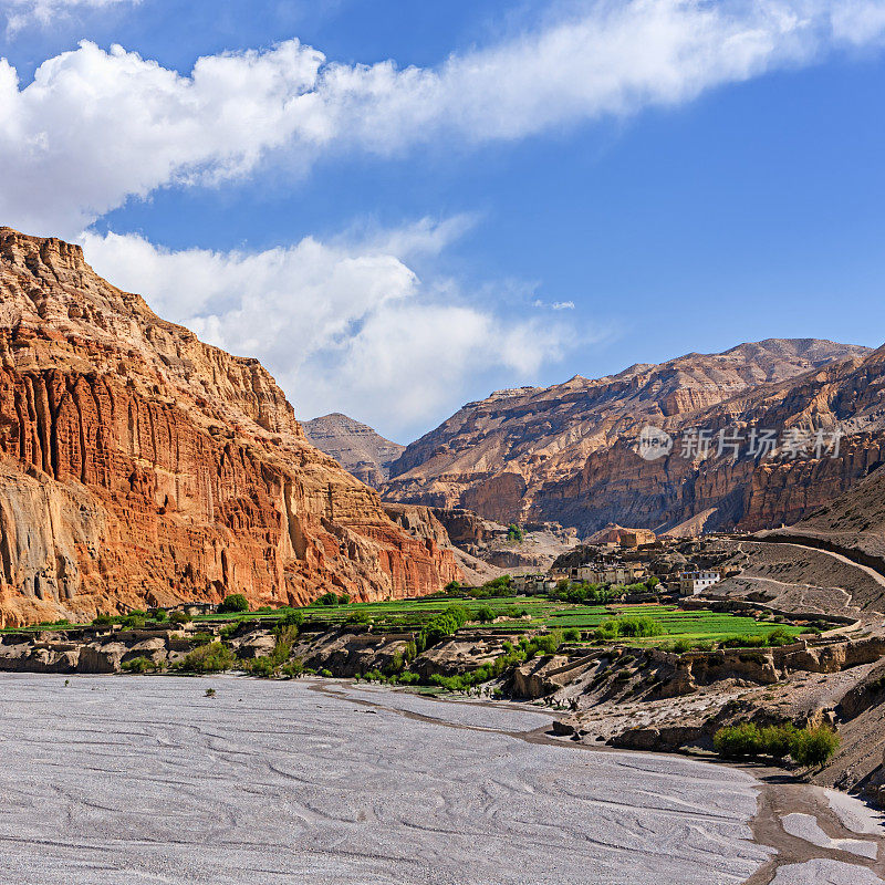攀爬峡谷，尼泊尔喜玛拉雅山