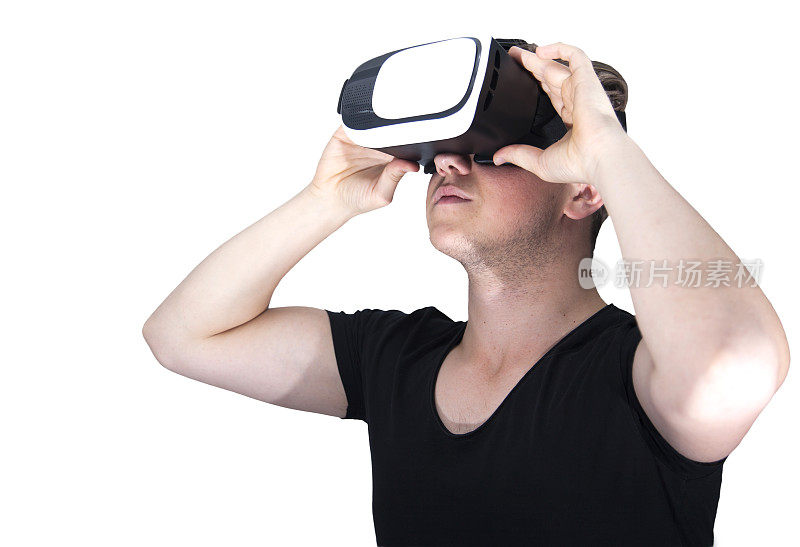戴着虚拟现实头盔的男人