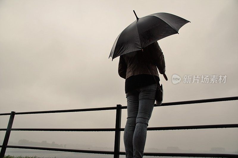 雨中漫步