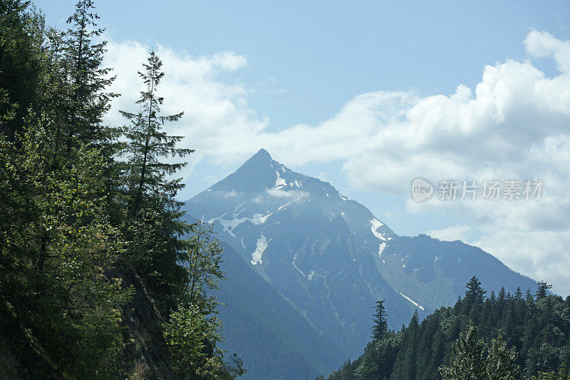 海岸山脉，弗雷泽山谷，不列颠哥伦比亚省，加拿大的夏天