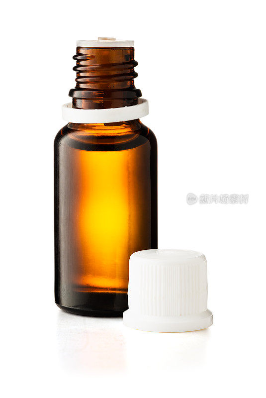 草药或芳香疗法滴瓶隔离在白色背景