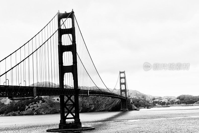 金门，旧金山。黑色和白色。
