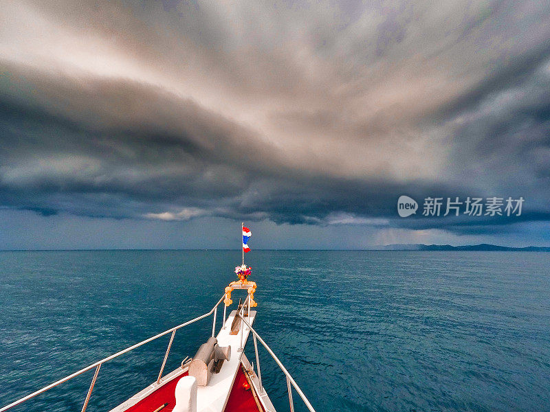 船在极端天气台风
