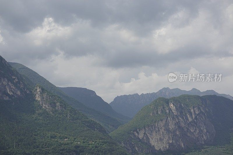 阿尔卑斯山脉