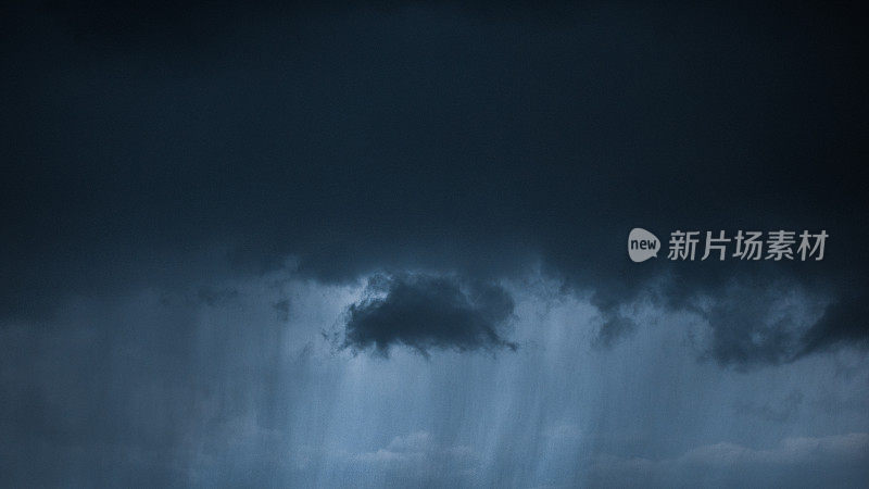 雷雨云层