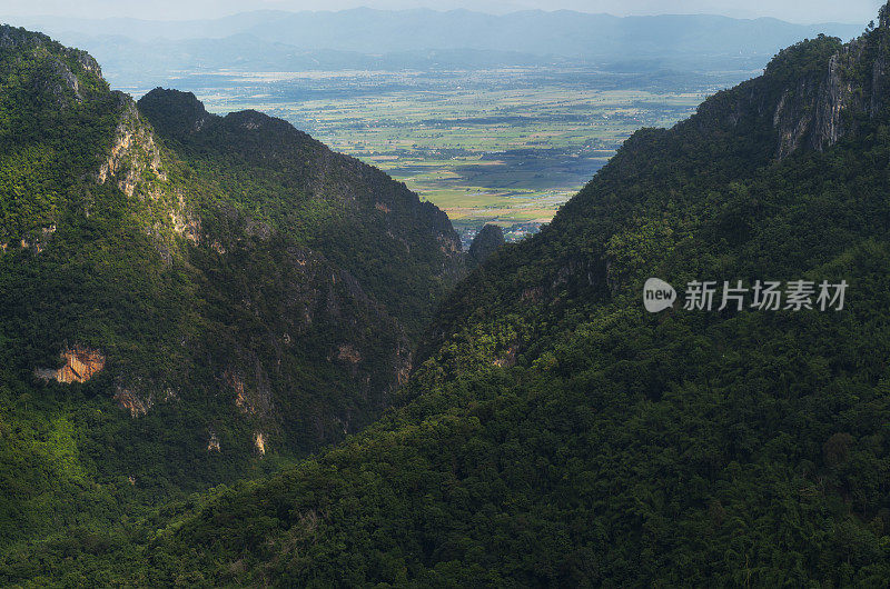 泰国清莱的土法熙冬季的山地景观