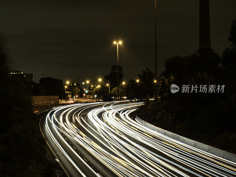 多车道高速公路上的光径