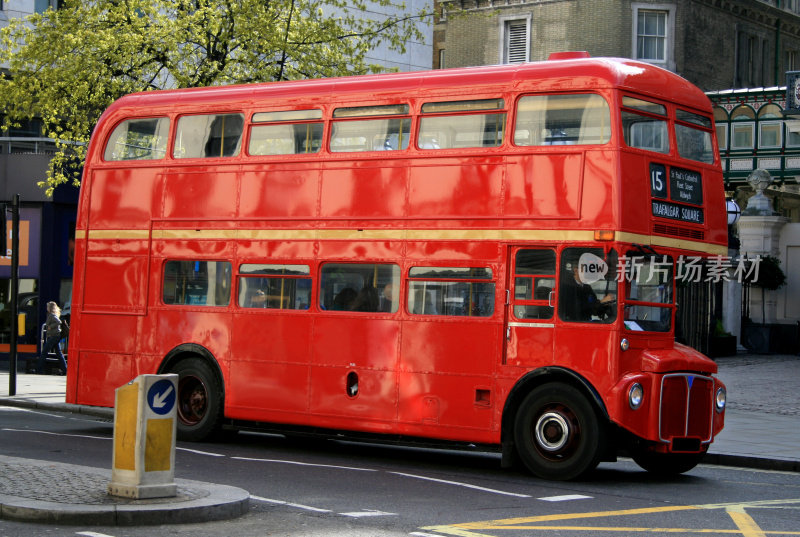 红色伦敦双层巴士