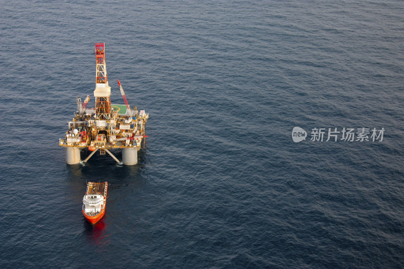 石油钻井平台和支援船