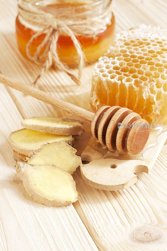 新鲜蜂蜜
