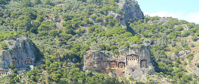土耳其帕塔拉附近的古老石窟