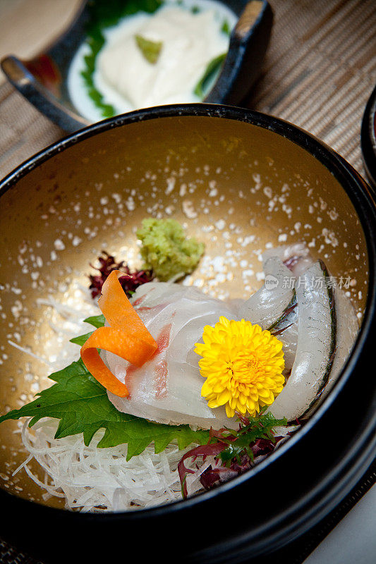 日本的食物:生鱼片