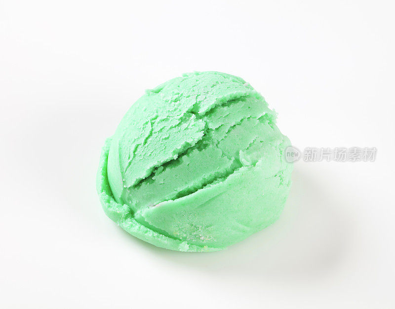 一勺绿色冰淇淋