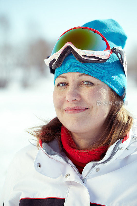 夫人滑雪