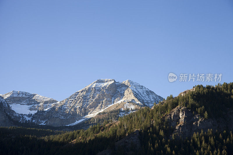 廷帕诺戈斯山