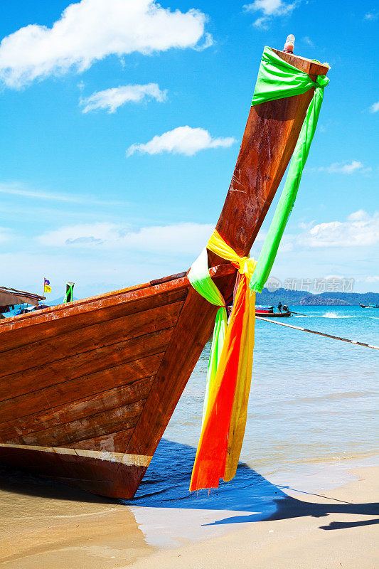 海滩上的泰国大帆船