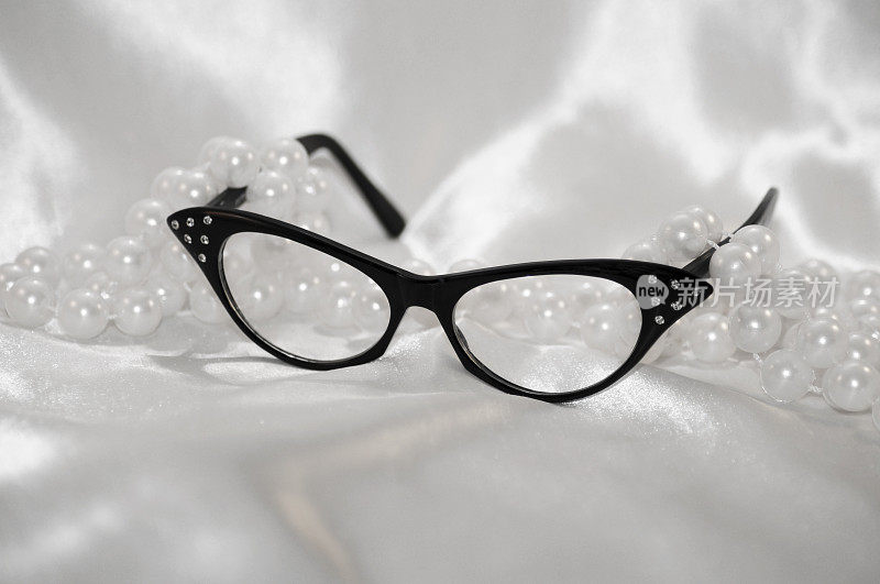 黑眼镜和珍珠