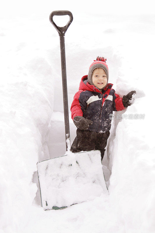 雪中的孩子