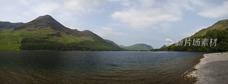 巴特米尔的夏季全景