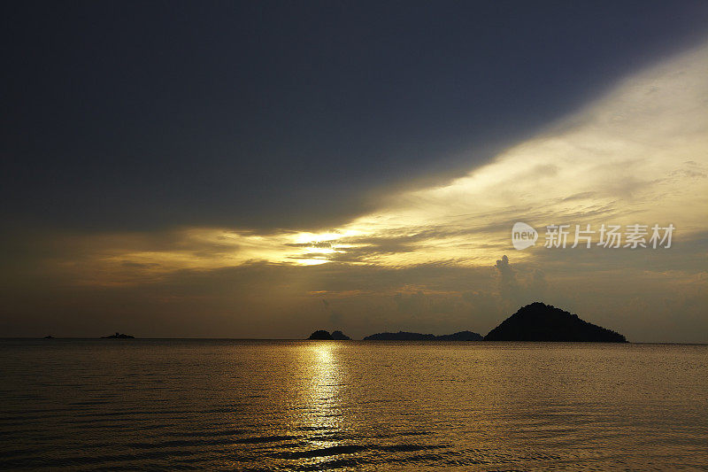 海上忧郁的天空