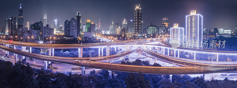 上海市内建筑物及公路立交夜间鸟瞰图