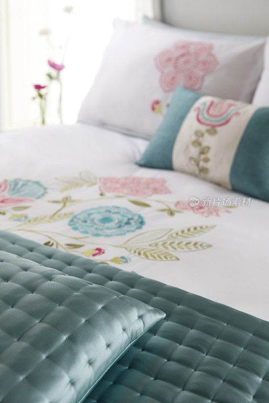 花型床上用品和枕头