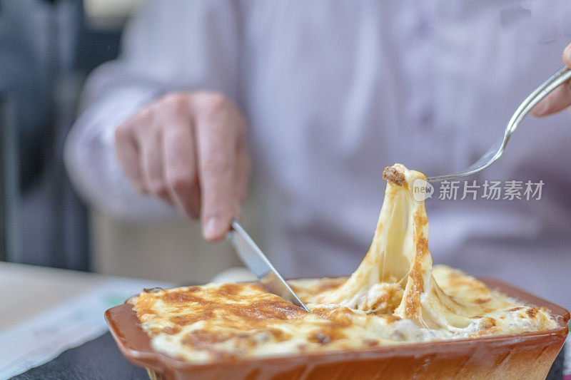 通心粉和奶酪配火鸡肉