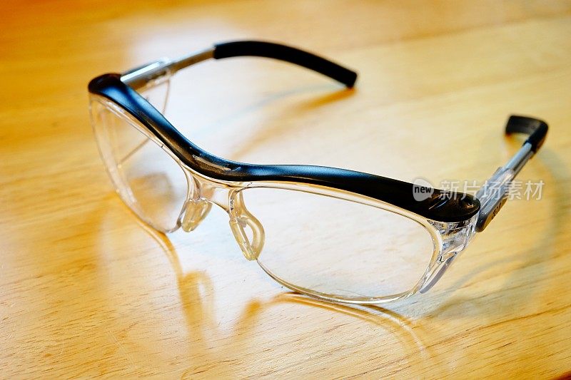 安全眼镜，可保护眼睛