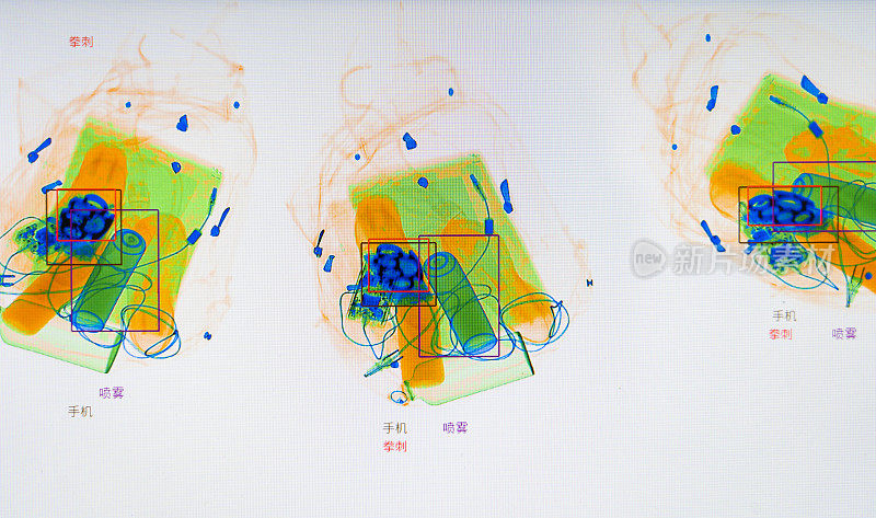 安检设备扫描行李