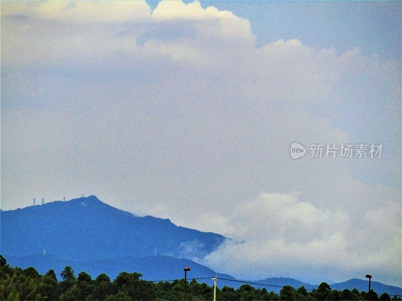 日本。8月。白云想和蓝山筑波玩。