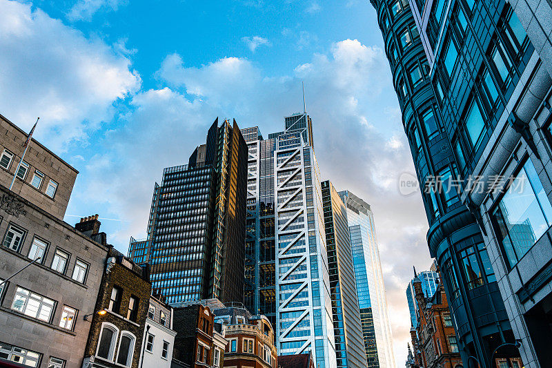 英国伦敦利物浦街的现代金融区