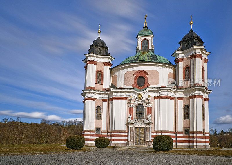 “Dreifaltigkeitskirche”Stadl-Paura位于上奥地利州的Stadl-Paura市(Traun河右岸的Lambach市对面)。