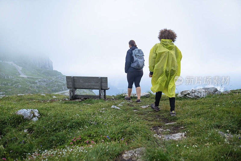 到达山中最高的观景点