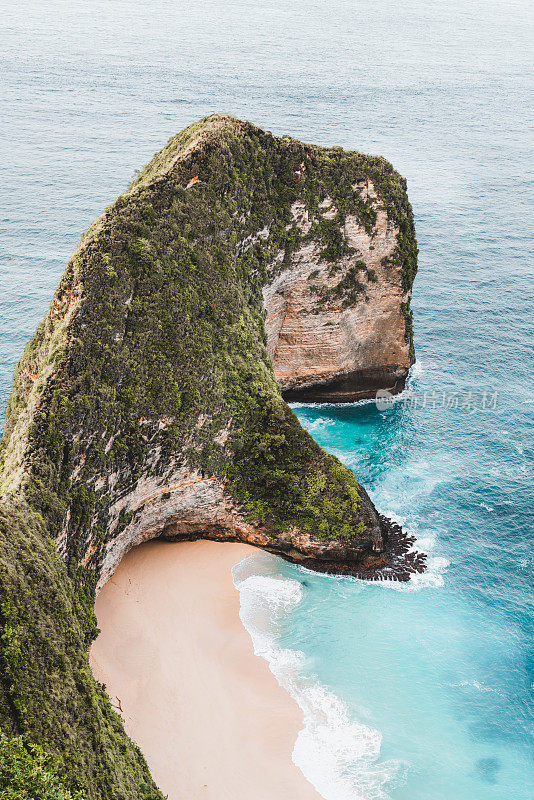 印尼巴厘岛努沙佩尼达岛的克林金海滩