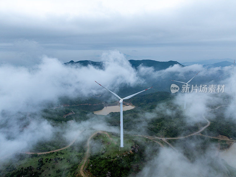 山区风电场云和雾的航空摄影