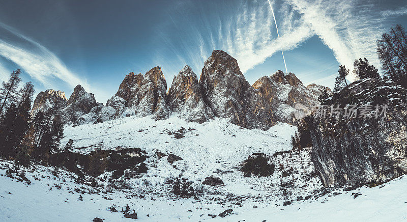 白云石:冬季有雪的奥多尔山