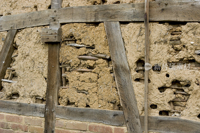 半木墙的细节与泥浆填充(藤条和涂抹)