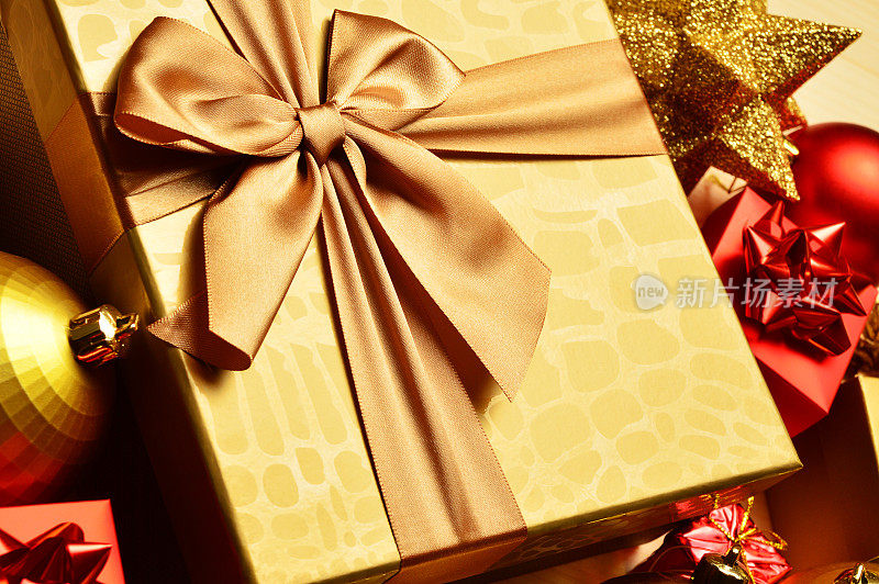 圣诞装饰品，圣诞装饰品和礼品盒