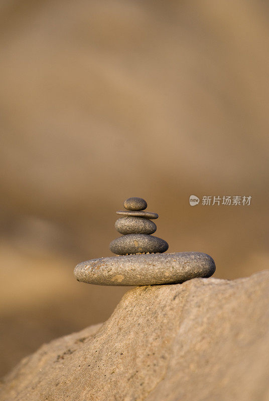 平衡岩石