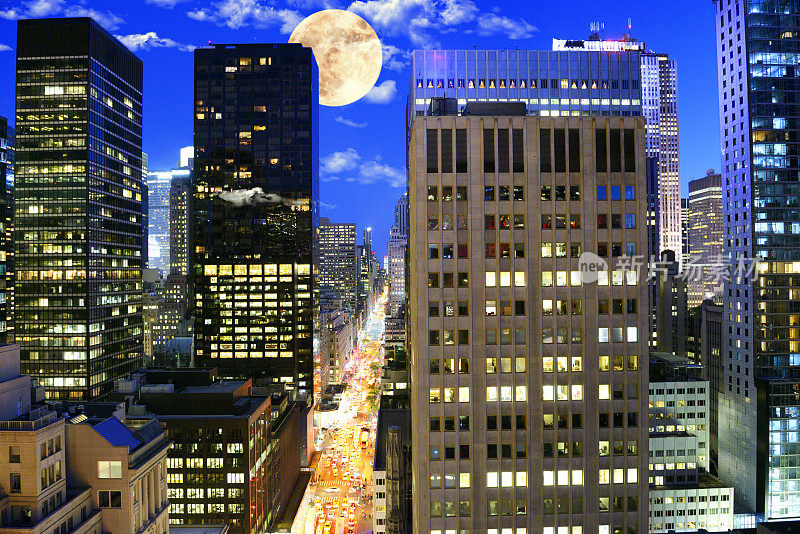 纽约曼哈顿的满月