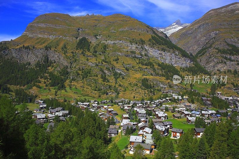 以上泽马特阿尔卑斯村瑞士小木屋全景，瑞士阿尔卑斯山