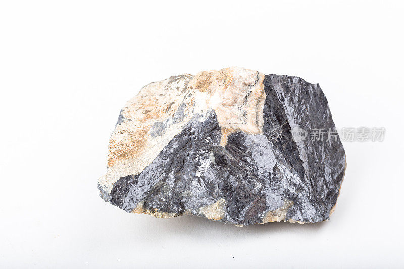 方铅矿是一种天然金属铅矿石