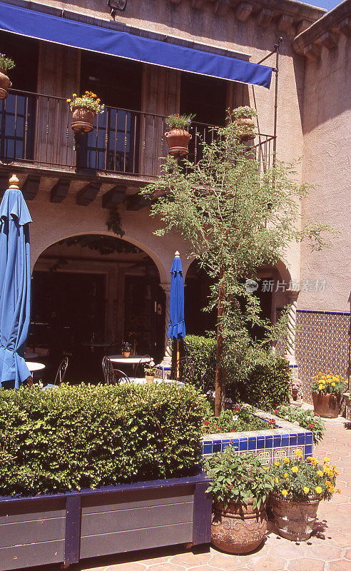 西班牙风格的建筑花园特拉克帕克村塞多纳亚利桑那州