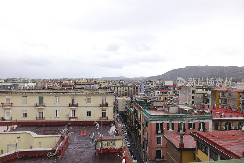 屋顶丘陵那不勒斯全景