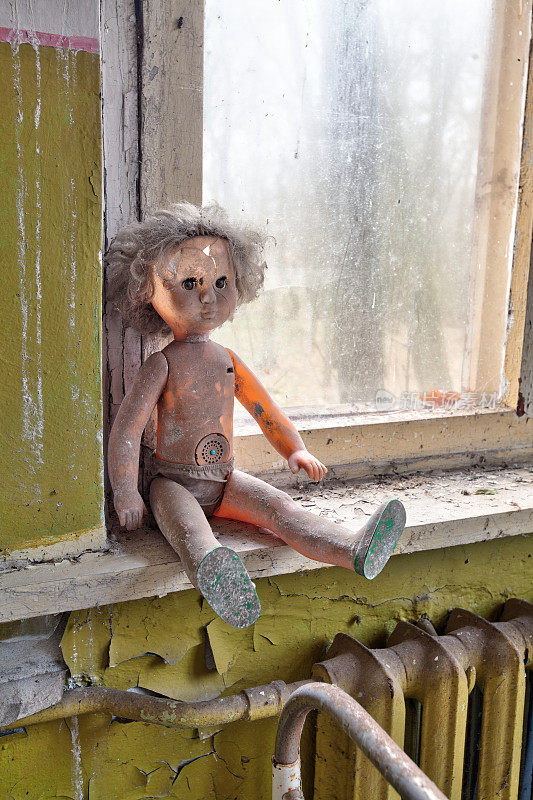 切尔诺贝利幼儿园里的放射性玩偶