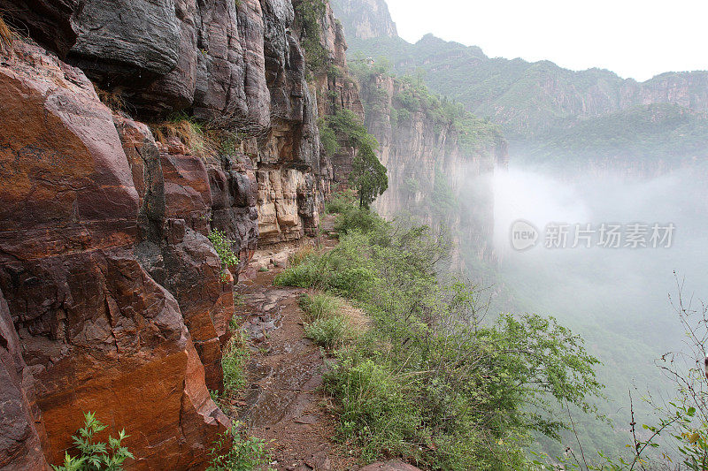 太行山石阶陡峭