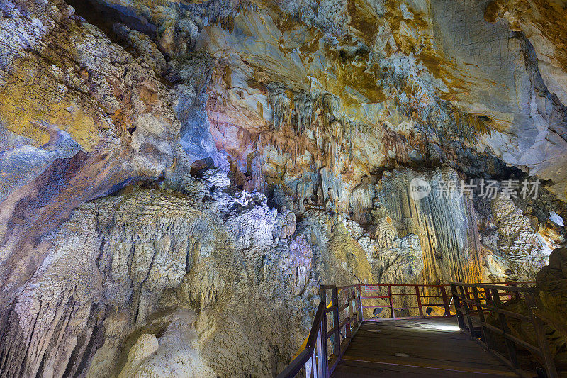 天堂洞穴，广平，越南旅游，遗产