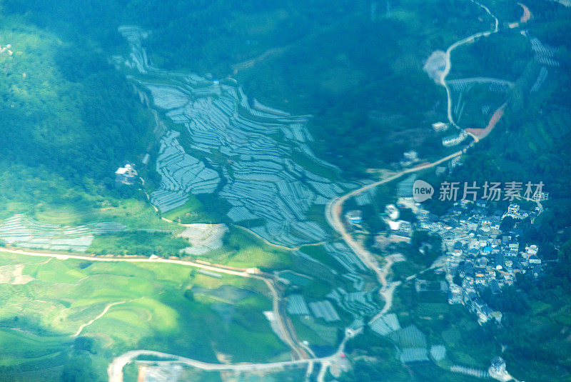 山村鸟瞰图